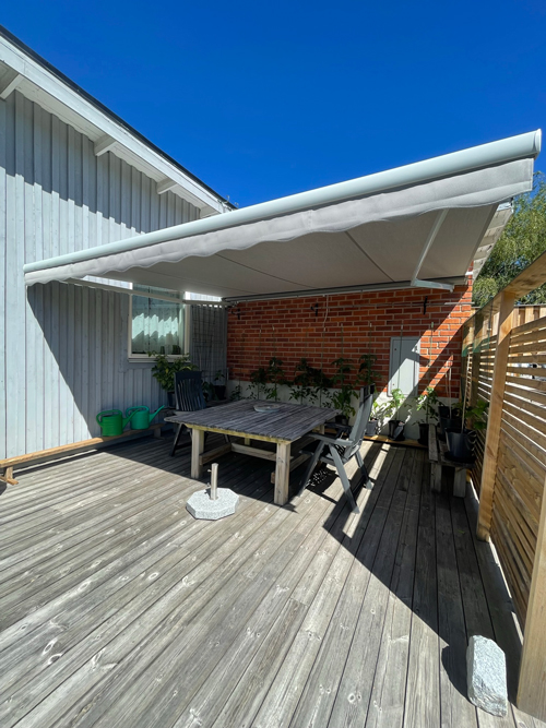 Motorstyrd terassmarkis - Sandatex, Somfy